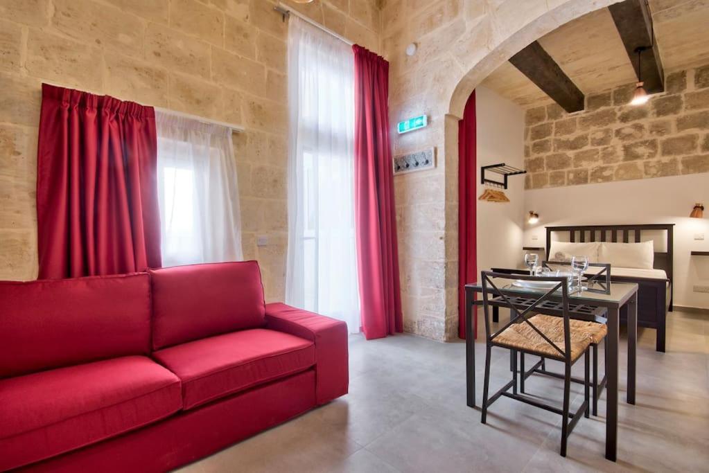 Vallettastay Old Lodge Apartment 2 Buitenkant foto
