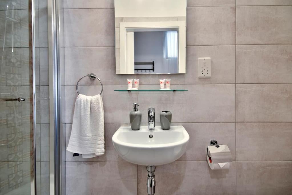 Vallettastay Old Lodge Apartment 2 Buitenkant foto